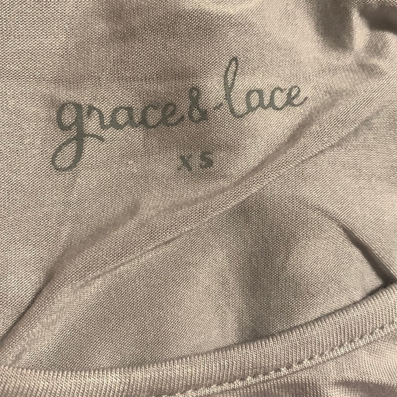 Grace & lace hi low lace and foral hem long top size xs NWT - Picture 8 of 8